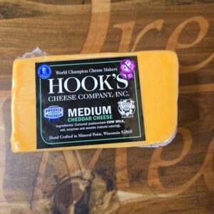 Hook's Medium Cheddar